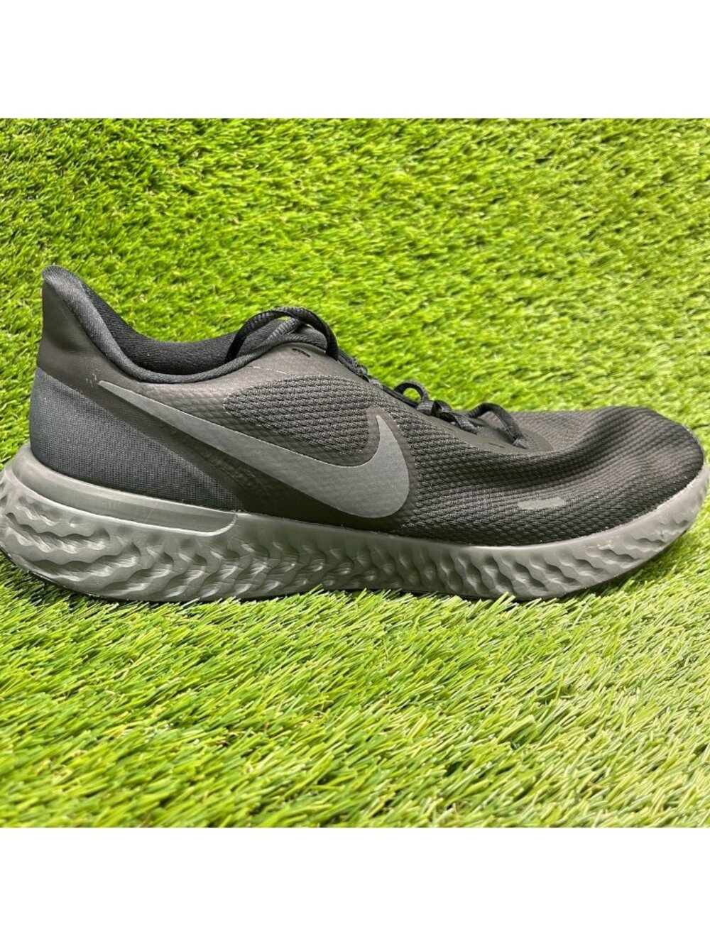 Nike Revolution 5 Mens Size 13 Black Athletic Running Training Shoes Sneakers